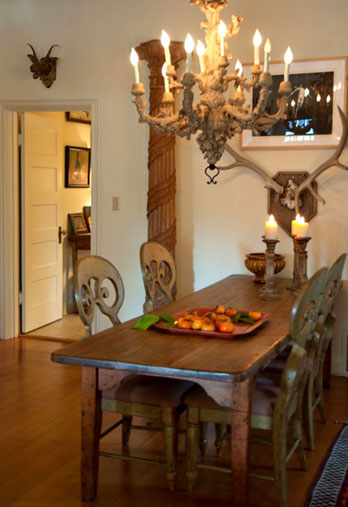 TBdiningtable_chandelier