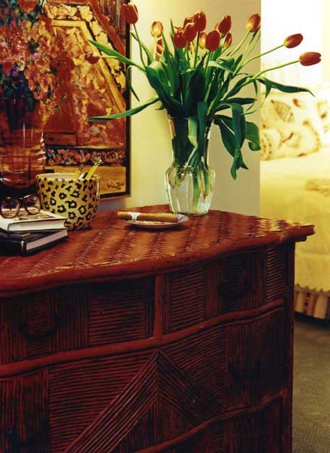 vignette-redtulips-cornerview